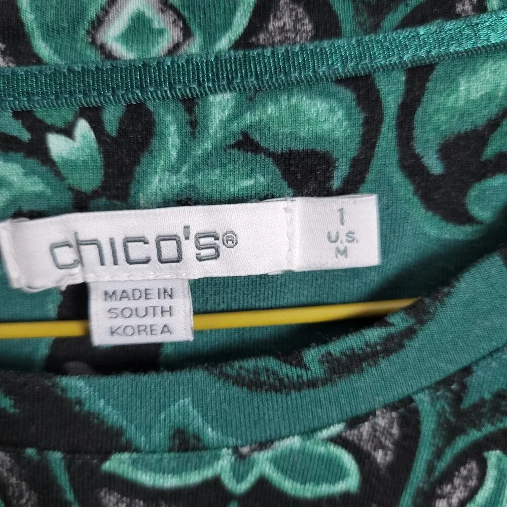 Chico's Top Blue Black Paisley stretch casual knit Size 1 Med. Classic Preppy - Picture 9 of 10